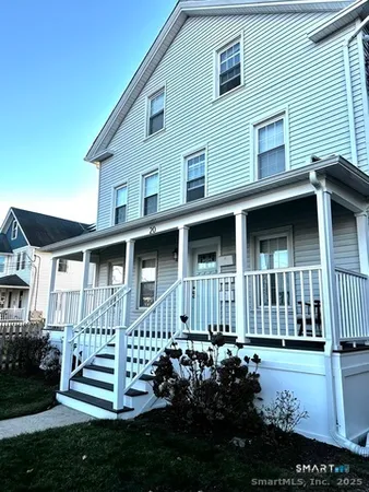 $2,900 | 20 Jackson Avenue, Unit 3, Stonington, CT 06355