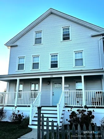 $2,900 | 20 Jackson Avenue, Unit 3, Stonington, CT 06355