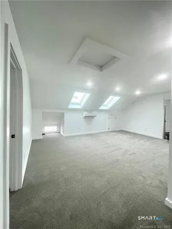 $2,900 | 20 Jackson Avenue, Unit 3, Stonington, CT 06355