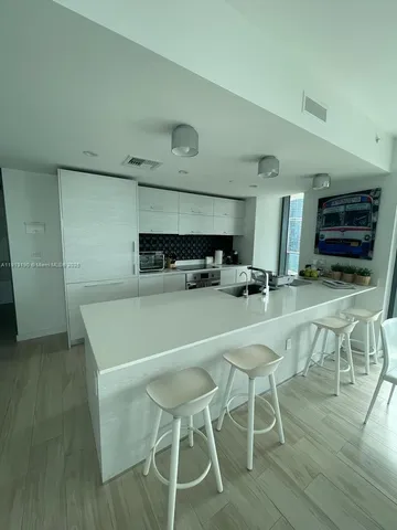 $7,200 | 1300 South Miami Avenue, Unit 3605, Miami, FL 33130