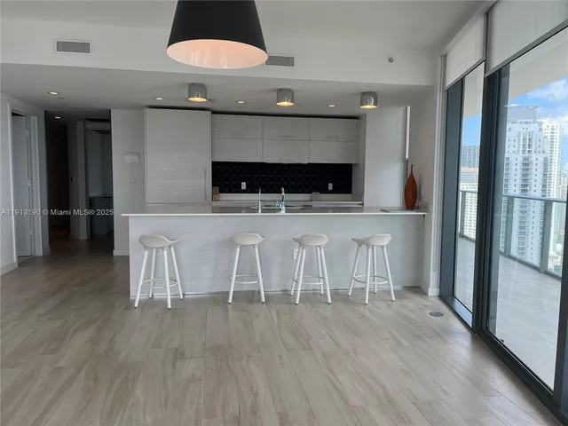 $7,200 | 1300 South Miami Avenue, Unit 3605, Miami, FL 33130