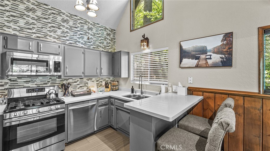 582 Kuffel Canyon Road Lake Arrowhead, CA 92352 - Photo 12 of 28