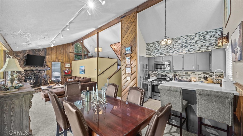 582 Kuffel Canyon Road Lake Arrowhead, CA 92352 - Photo 10 of 28