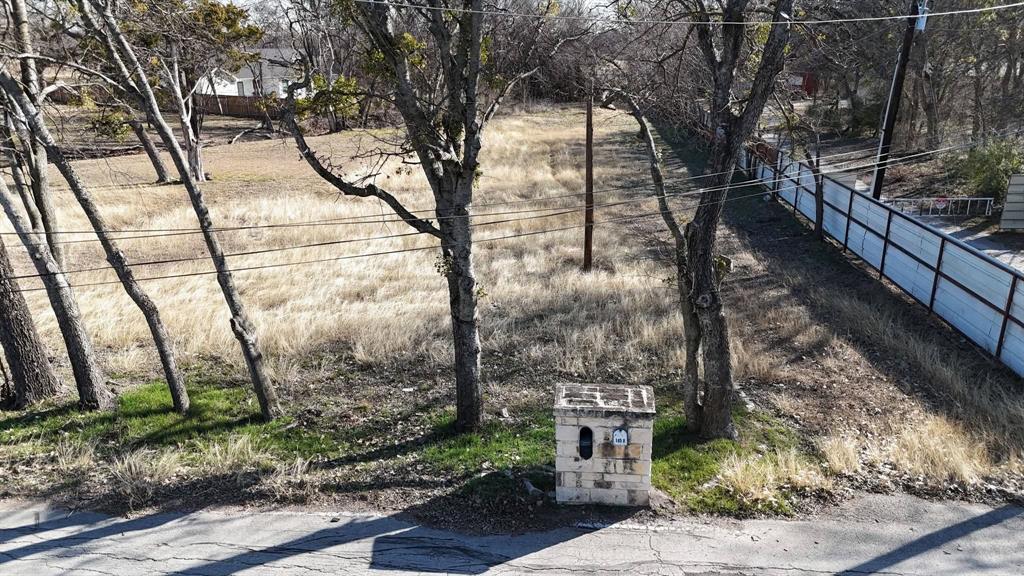 105 Huling Drive Azle, TX 76020 - Photo 2 of 13