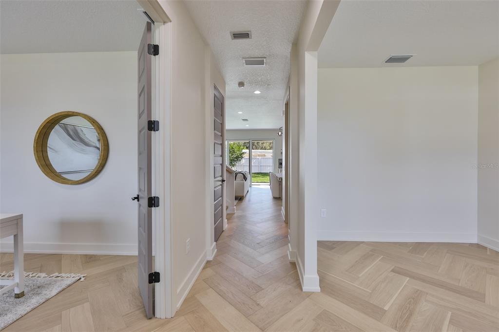 5610 South Sheridan Road Tampa, FL 33611 - Photo 11 of 63