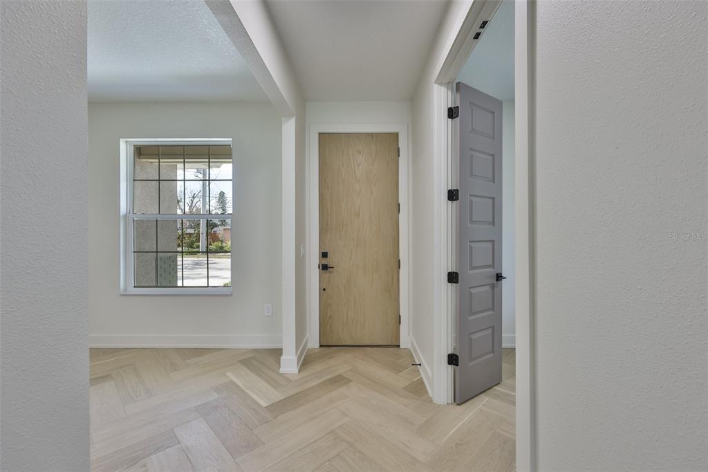 5610 South Sheridan Road Tampa, FL 33611 - Photo 10 of 63