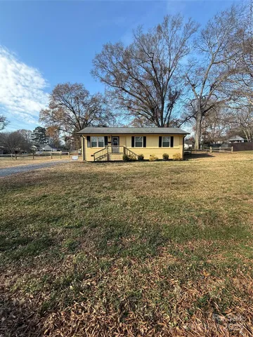 $330,000 | 806 Walnut Street, Belmont, NC 28012