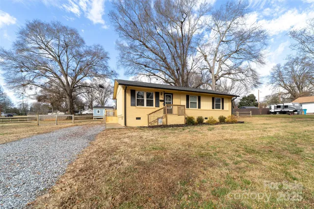 $330,000 | 806 Walnut Street, Belmont, NC 28012