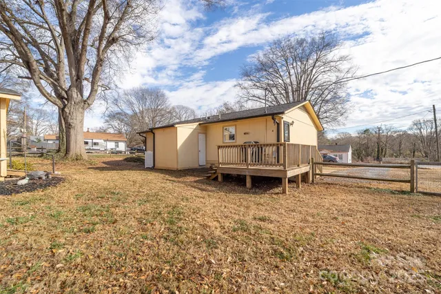 $330,000 | 806 Walnut Street, Belmont, NC 28012