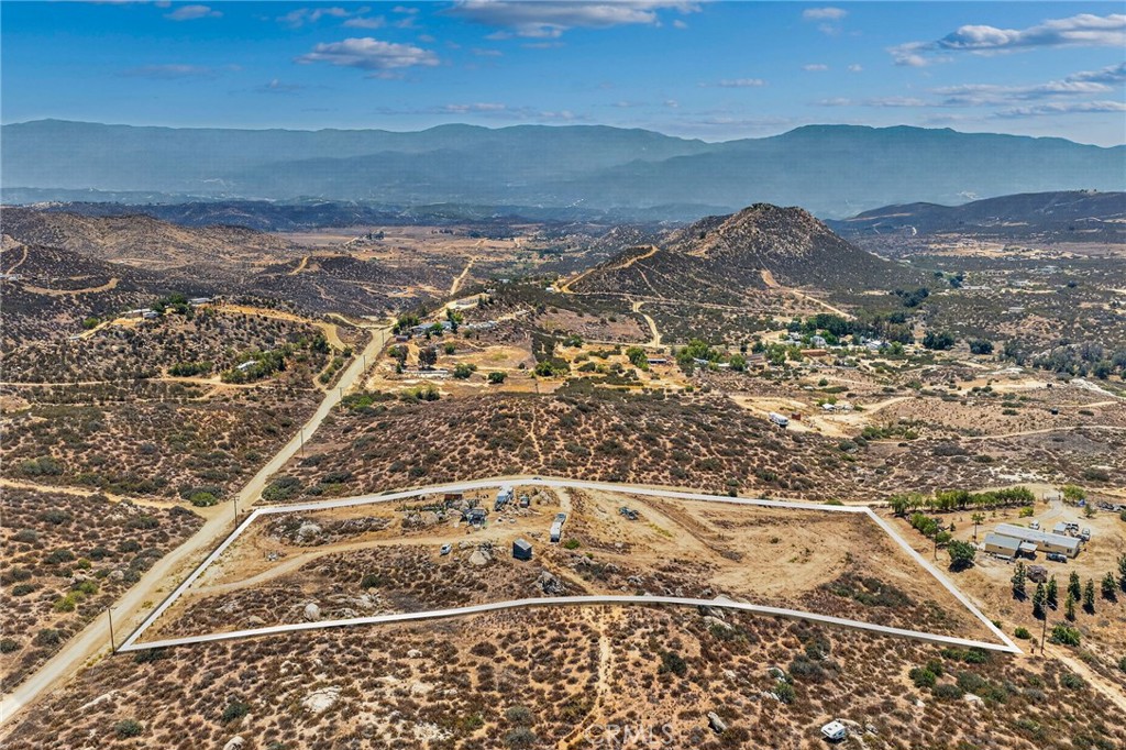 41720 Oak Canyon Road Hemet, CA 92544 - Photo 5 of 30