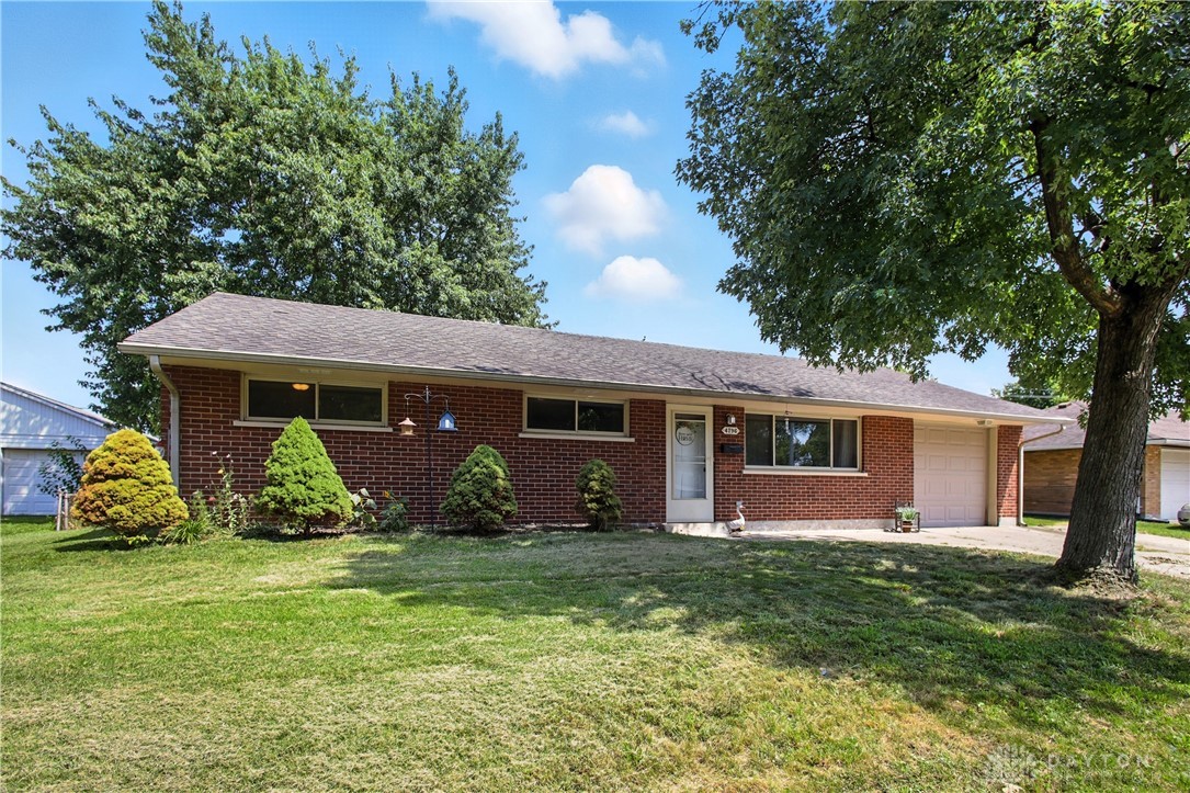 4796 Lamme Road Dayton, OH 45439 - Photo 2 of 28