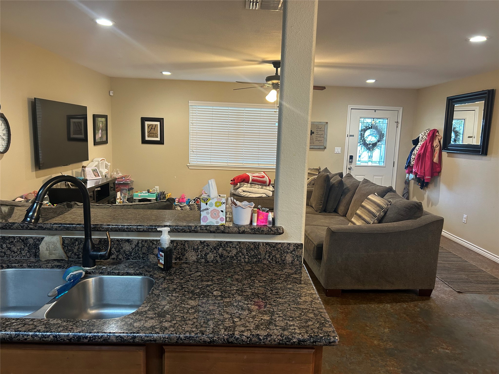 319 Jones Street Columbus, TX 78934 - Photo 6 of 15