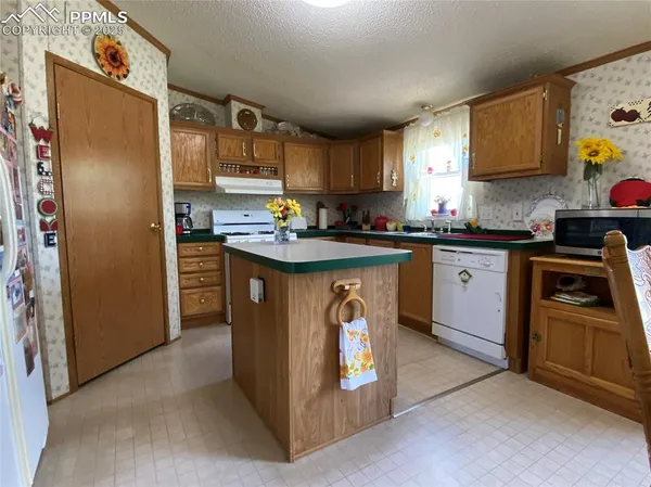 $600,000 | 3955 South Meridian Road, Colorado Springs, CO 80929