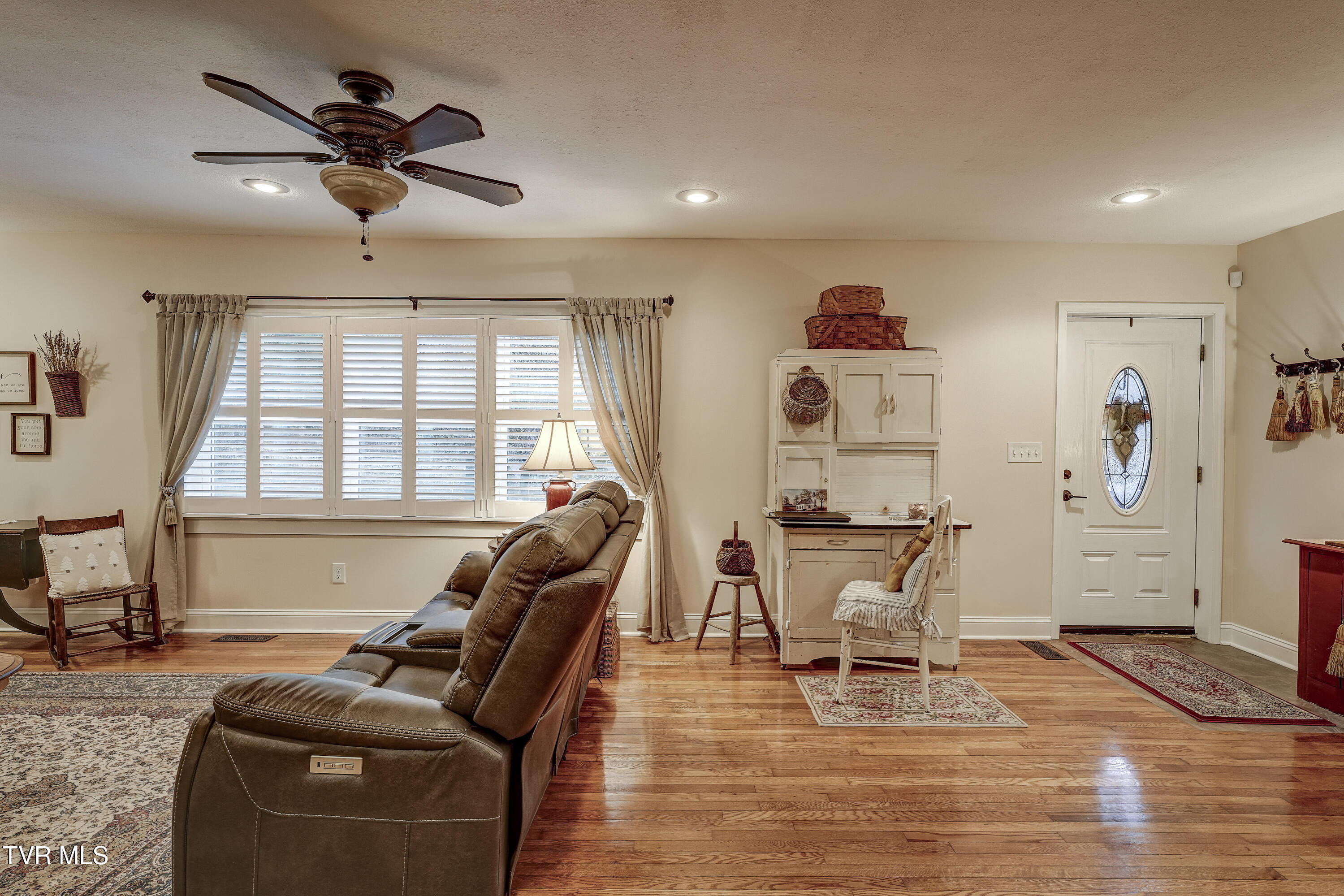101 School House Road Hampton, TN 37658 - Photo 28 of 46 School-15