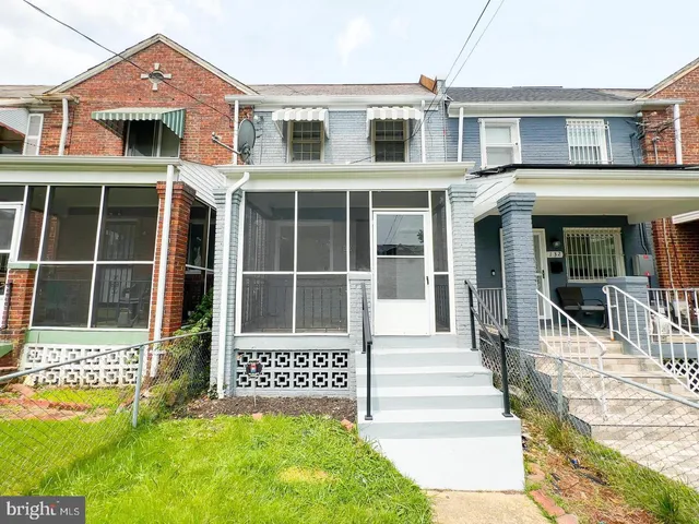 $3,200 | 130 36th Street Northeast, Washington, DC 20019