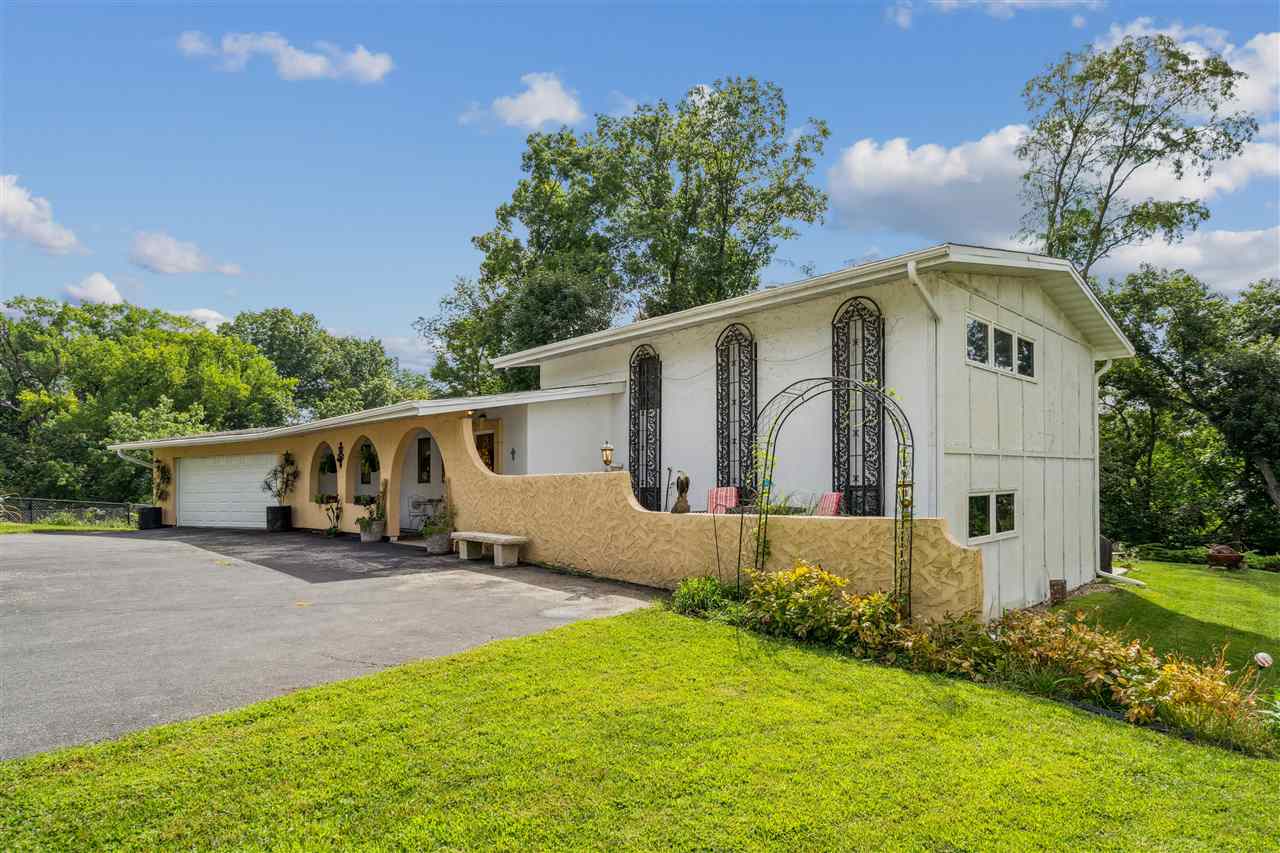 3100 Blue Ridge Court Northeast Cedar Rapids, IA 52402 - Photo 1 of 51 Gallery Image 1