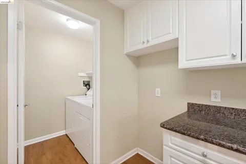 $474,999 | 660 Canyon Oaks Drive, Unit B, Oakland, CA 94605