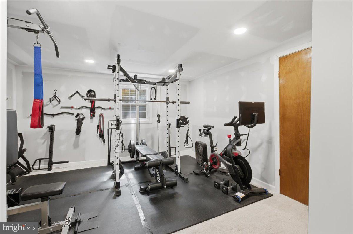 9551 Covington Place Manassas, VA 20109 - Photo 13 of 24 a view of a room with gym equipment