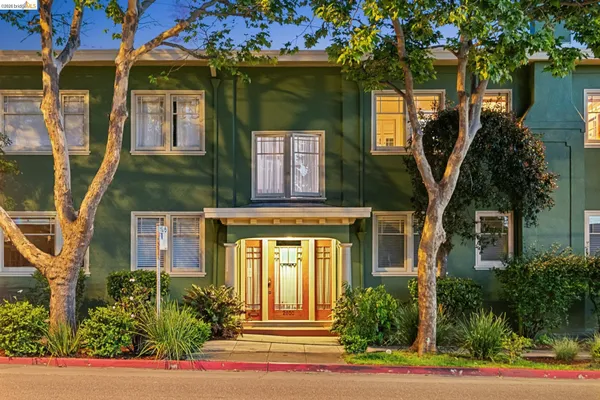 $695,000 | 2600 Ashby Avenue, Unit 4, Berkeley, CA 94705