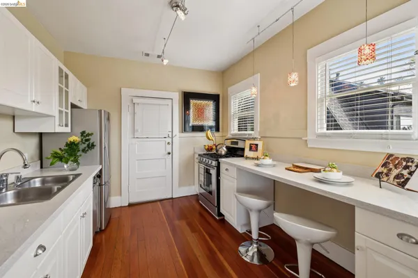 $695,000 | 2600 Ashby Avenue, Unit 4, Berkeley, CA 94705