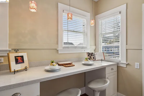 $695,000 | 2600 Ashby Avenue, Unit 4, Berkeley, CA 94705