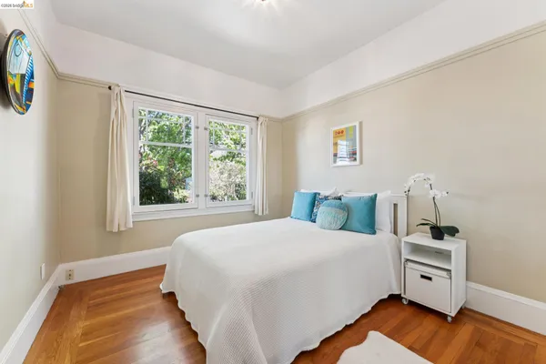 $695,000 | 2600 Ashby Avenue, Unit 4, Berkeley, CA 94705
