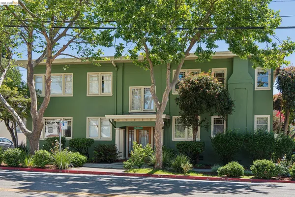 $695,000 | 2600 Ashby Avenue, Unit 4, Berkeley, CA 94705