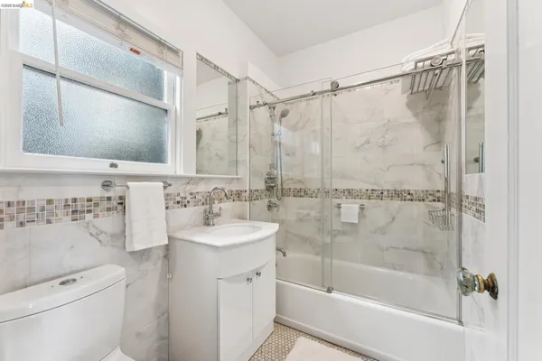 $695,000 | 2600 Ashby Avenue, Unit 4, Berkeley, CA 94705