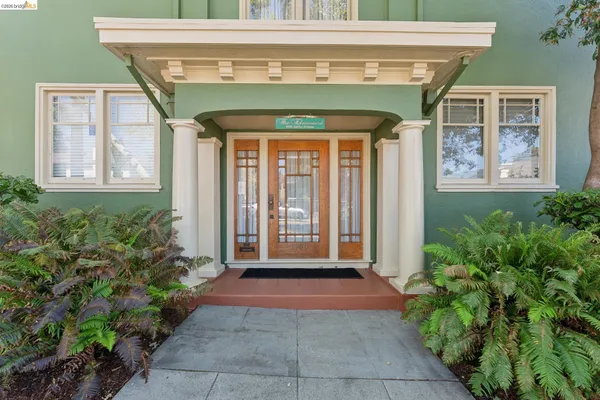 $695,000 | 2600 Ashby Avenue, Unit 4, Berkeley, CA 94705