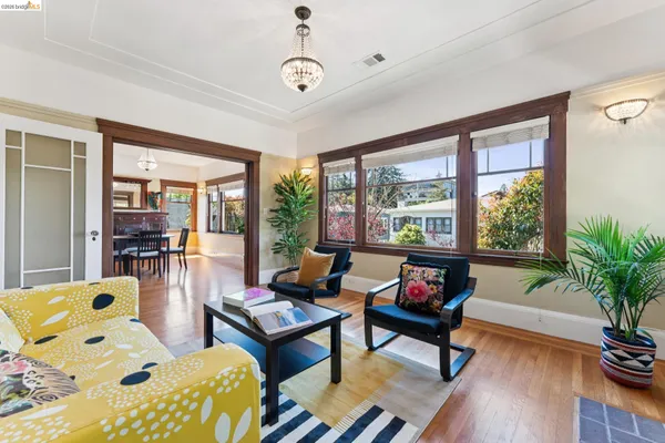 $695,000 | 2600 Ashby Avenue, Unit 4, Berkeley, CA 94705