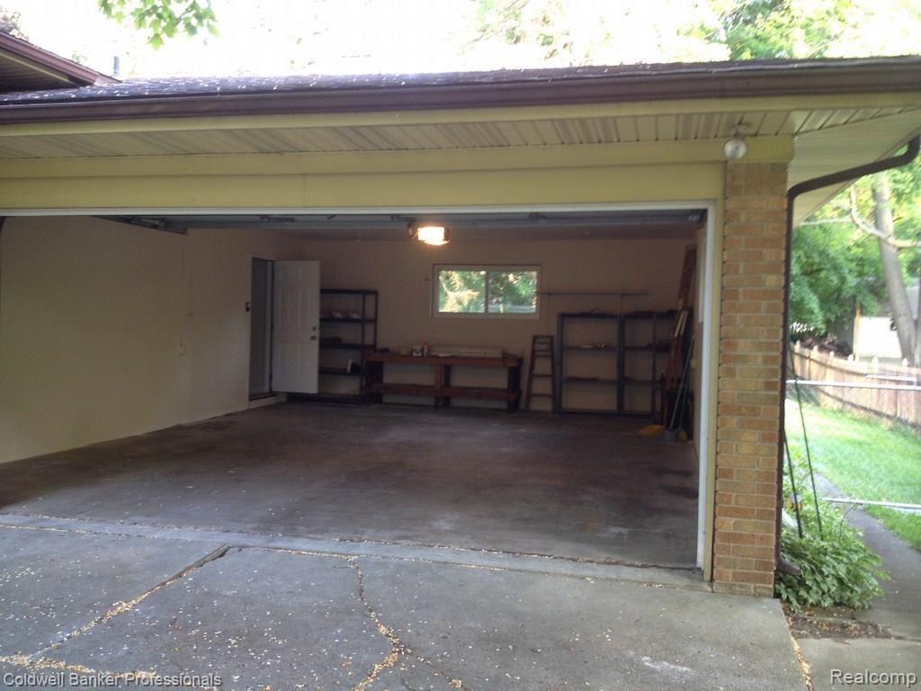 4201 Edmore Road Waterford, MI 48329 - Photo 27 of 28 23_Garage Interior.jpg