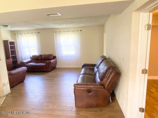 6926 Camelot Road Jacksonville, FL 32211 - Photo 4 of 21 liv2