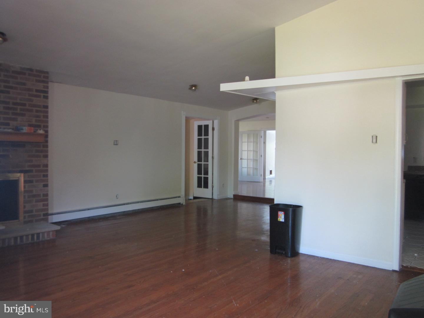 966 Roberts Road Bensalem, PA 19020 - Photo 3 of 23 Gallery Image 3