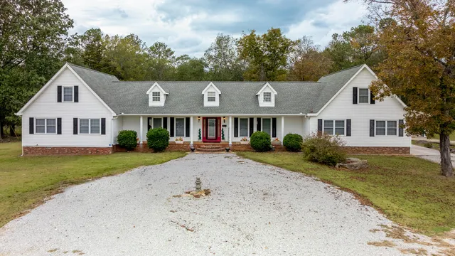 $849,000 | 342 Powder Horn Lane, Ringgold, GA 30736
