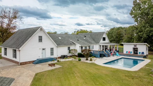 $849,000 | 342 Powder Horn Lane, Ringgold, GA 30736