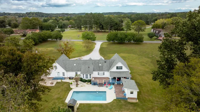 $849,000 | 342 Powder Horn Lane, Ringgold, GA 30736