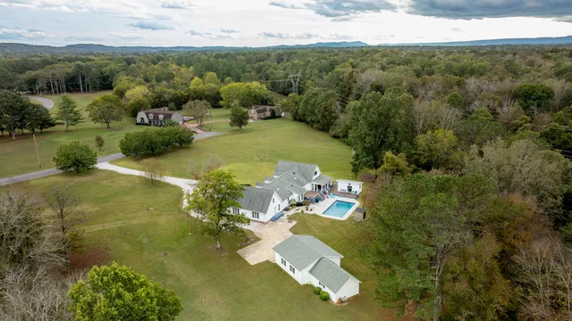 $849,000 | 342 Powder Horn Lane, Ringgold, GA 30736