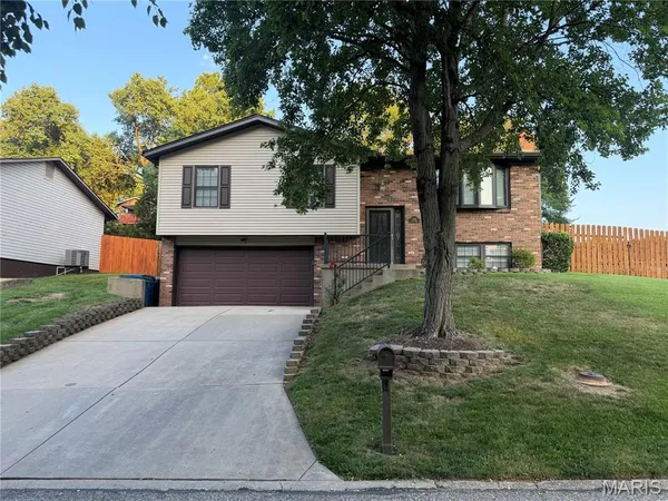 $279,900 | 1326 Apollo Drive, Arnold, MO 63010