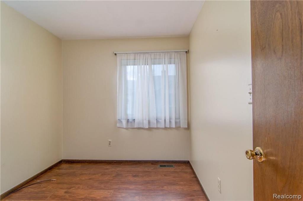 8401 18 18 Mile Road, Unit 103 Sterling Heights, MI 48313 - Photo 14 of 23