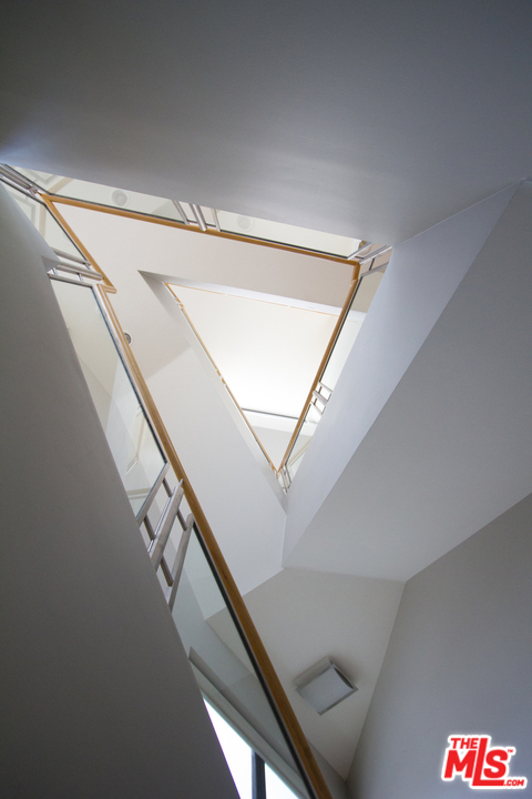 734 Esplanade, Unit A/B Redondo Beach, CA 90277 - Photo 3 of 40 a view of entryway