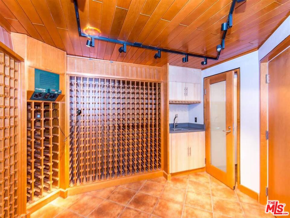 734 Esplanade, Unit A/B Redondo Beach, CA 90277 - Photo 21 of 40 a view of front door