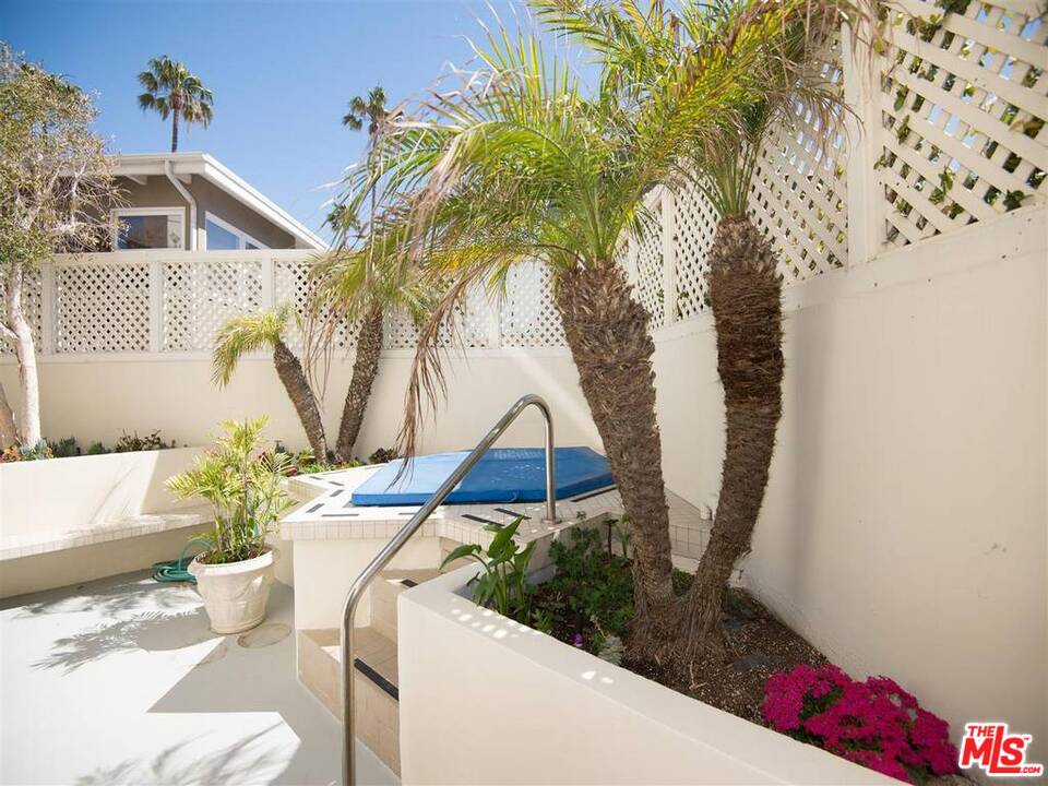 734 Esplanade, Unit A/B Redondo Beach, CA 90277 - Photo 33 of 40