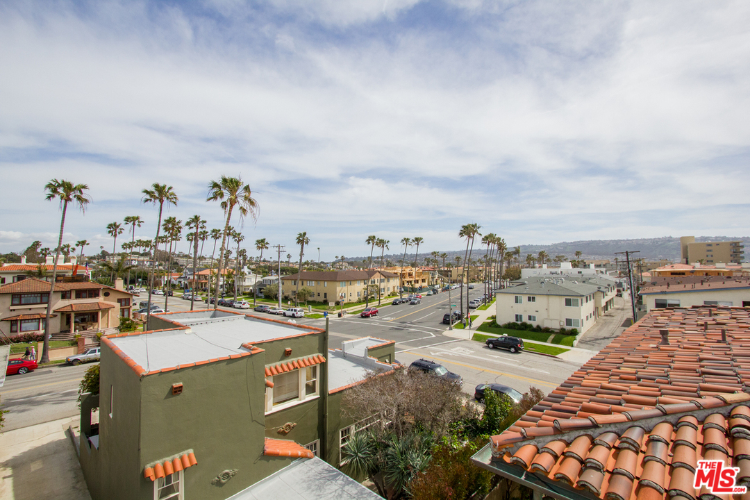 734 Esplanade, Unit A/B Redondo Beach, CA 90277 - Photo 34 of 40 a view of a city