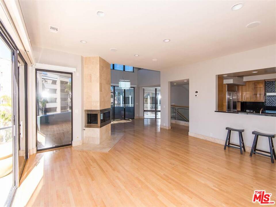 734 Esplanade, Unit A/B Redondo Beach, CA 90277 - Photo 6 of 40 a view of a living room