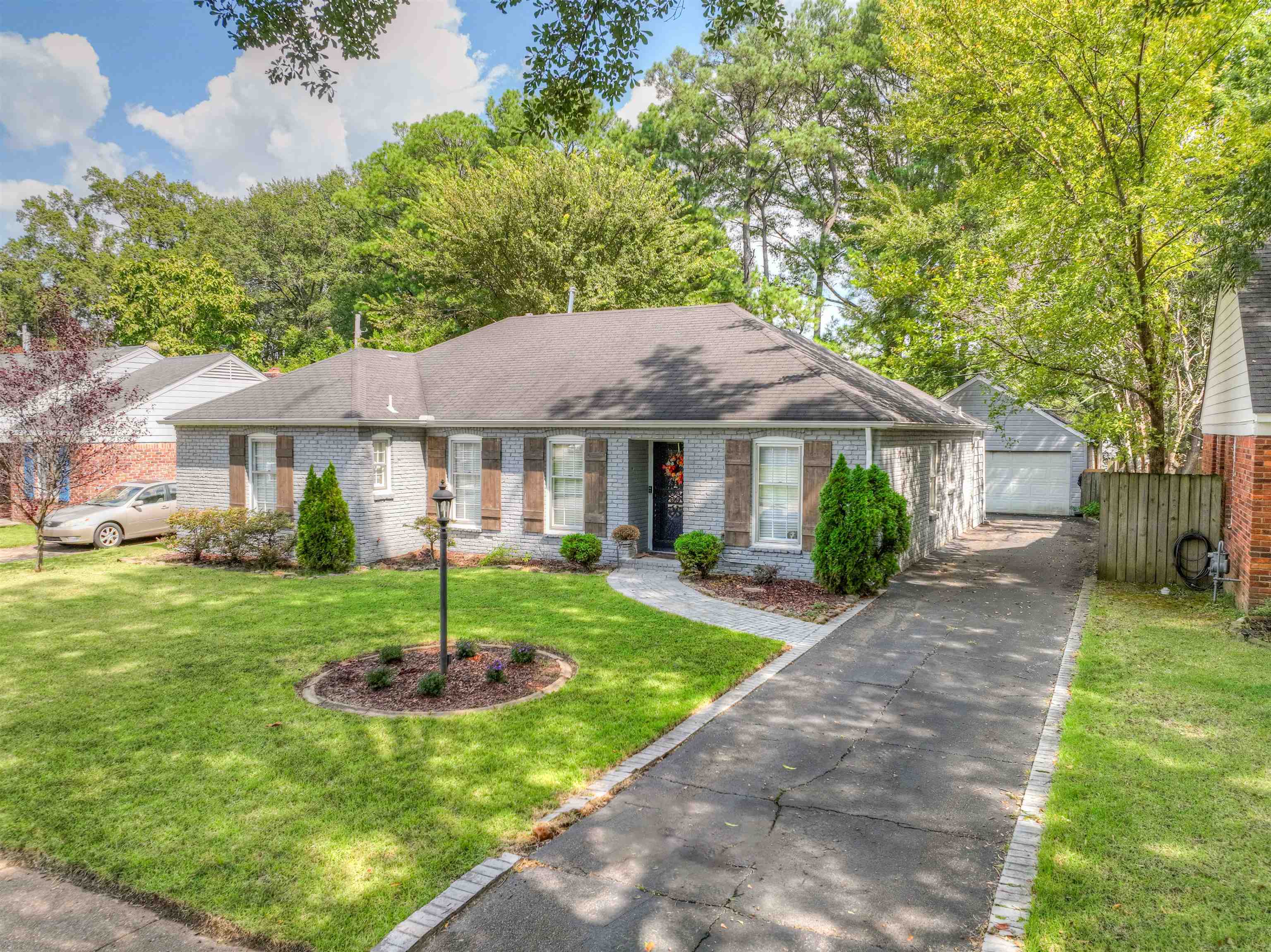 198 North Yates Road Memphis, TN 38120 - Photo 1 of 25