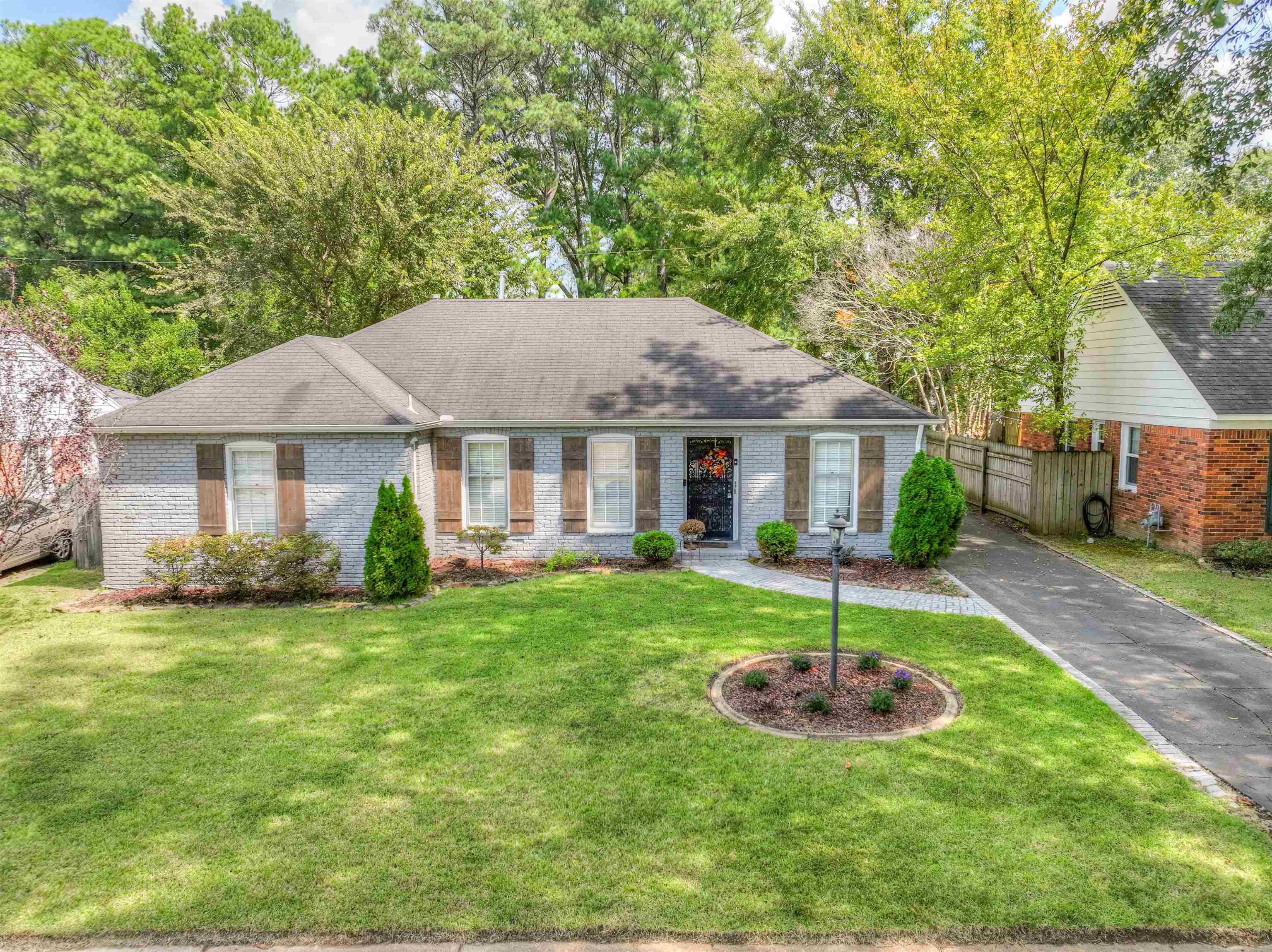 198 North Yates Road Memphis, TN 38120 - Photo 2 of 25