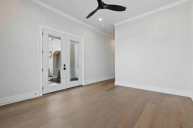 an empty room with window