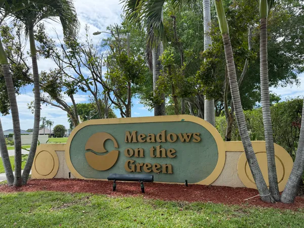 $179,000 | 1106 Meadows Circle, Unit 1106, Boynton Beach, FL 33436