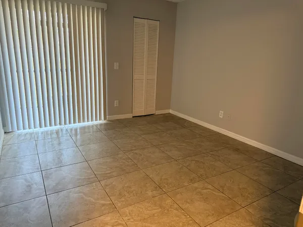 $179,000 | 1106 Meadows Circle, Unit 1106, Boynton Beach, FL 33436