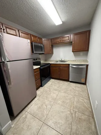 $179,000 | 1106 Meadows Circle, Unit 1106, Boynton Beach, FL 33436
